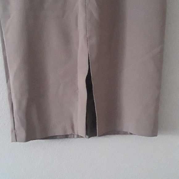 Gray skirt - Picture 3 of 5